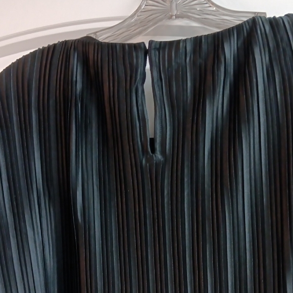 Top - Picture 6 of 8